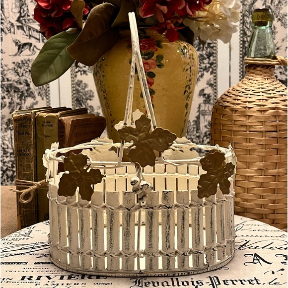 Vintage Autumnal Handled Metal/Bamboo Basket - Picture 4 of 4